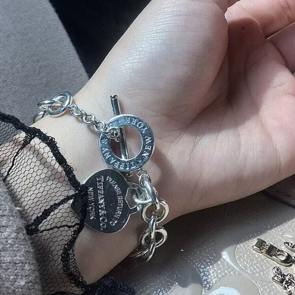 Tiffany & Co Silver T Wire Bracelet - Picture 4 of 6